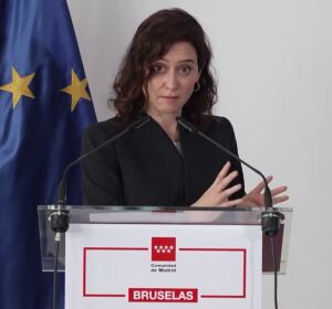 Ayuso no se corta con los mensajes de Koldo y Armengol: "A m&iacute; me llama cari&ntilde;o un asesor y le arranco la cabeza"