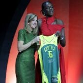 Awa Fam hace historia en el draft WNBA