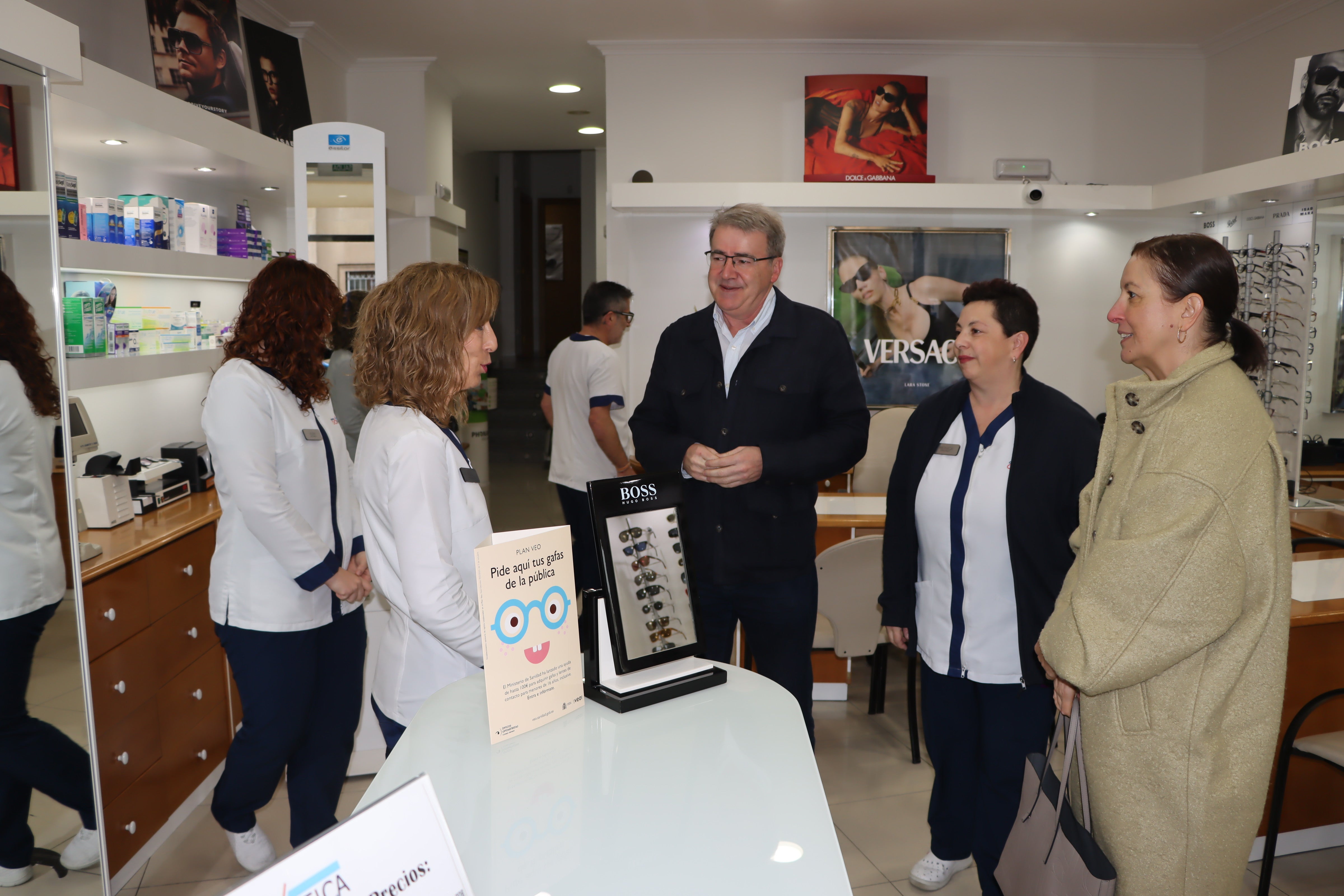 Manuel Pardo anima aos establecimientos comerciais a que adhiran á campaña Bono Comercio Manuel Pardo anima aos establecimientos comerciais a que adhiran á campaña Bono Comercio