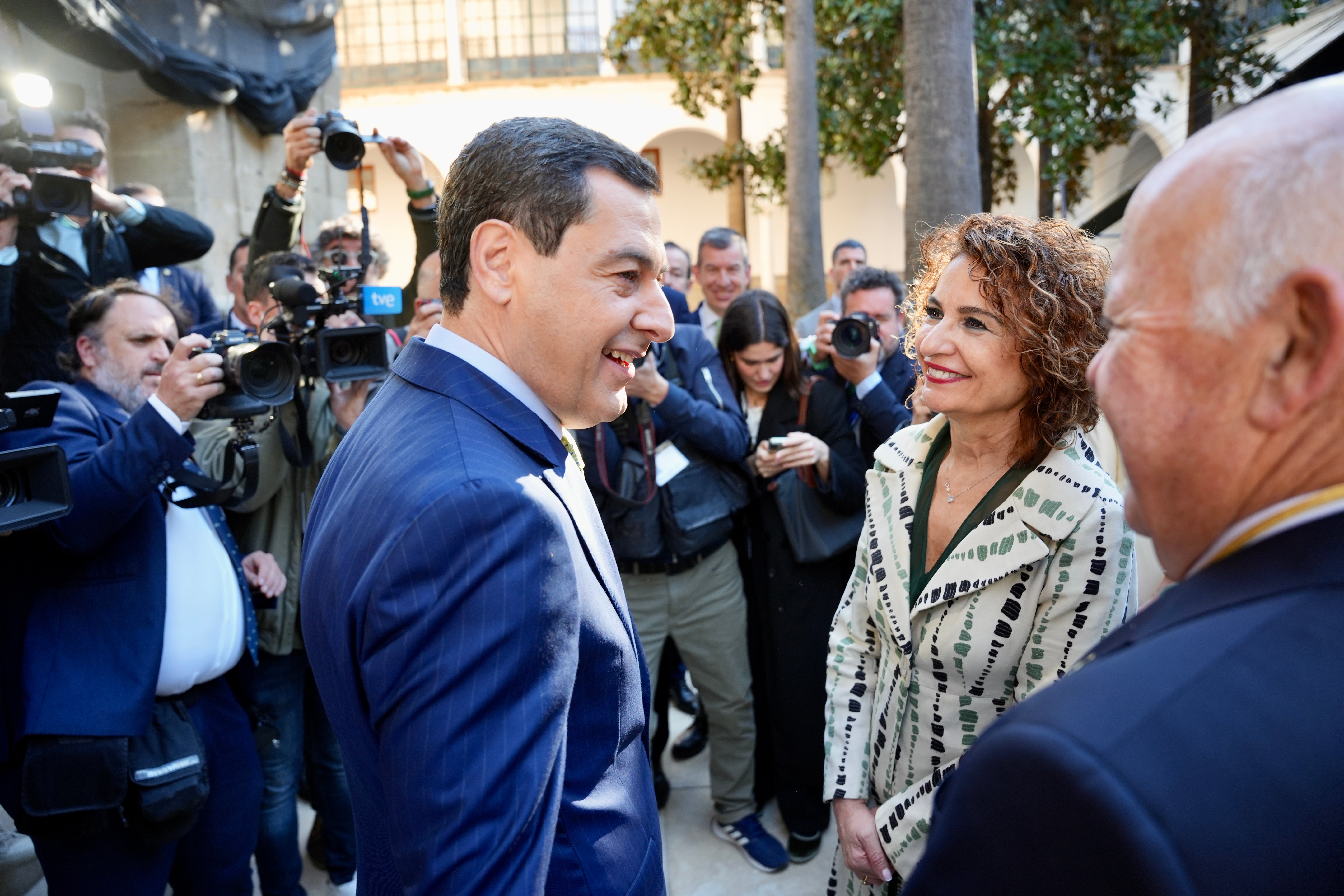 Juanma Moreno junto a María Jesús Montero el pasado 28 de febrero celebrando el día de Andalucía. Juanma Moreno junto a María Jesús Montero el pasado 28 de febrero celebrando el día de Andalucía.