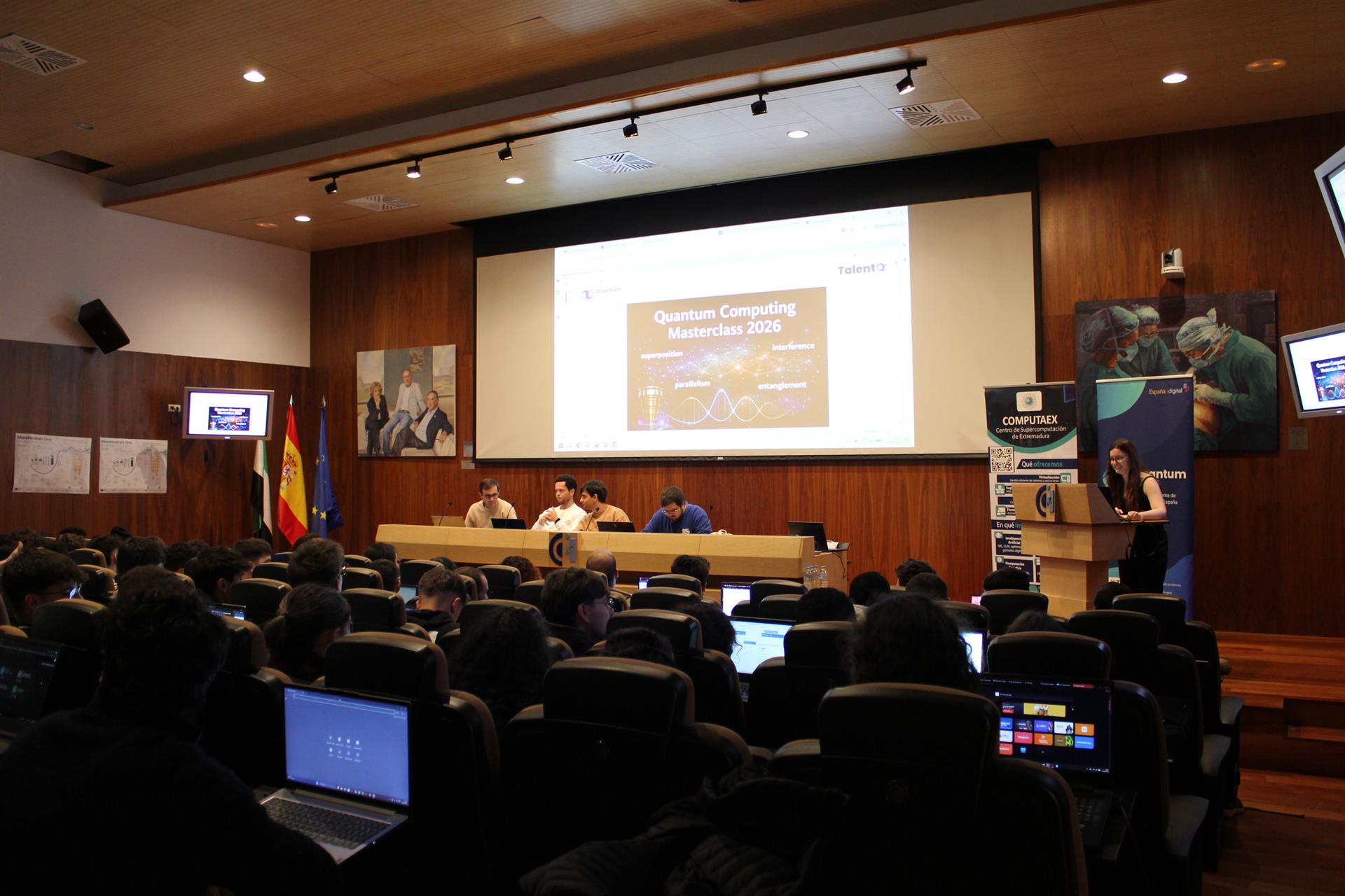 Más de 70 estudiantes de Bachillerato y FP se forman en tecnologías cuánticas en el supercomputador extremeño Más de 70 estudiantes de Bachillerato y FP se forman en tecnologías cuánticas en el supercomputador extremeño