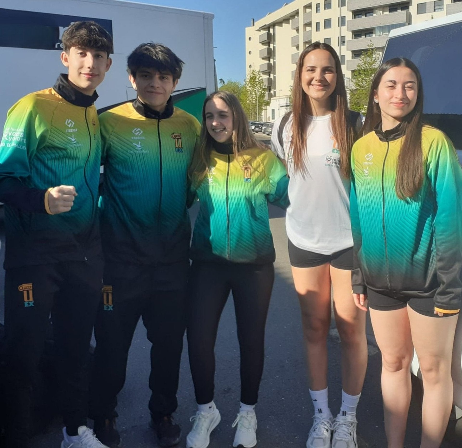 Alumnas de la UEx consiguen una medalla de oro y otra de bronce en el campeonato universitario de karate Alumnas de la UEx consiguen una medalla de oro y otra de bronce en el campeonato universitario de karate