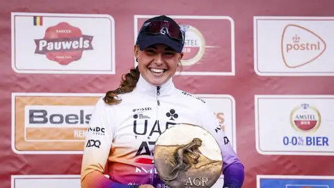 La española Paula Blasi logra un triunfo histórico en la Amstel Gold Race La española Paula Blasi logra un triunfo histórico en la Amstel Gold Race