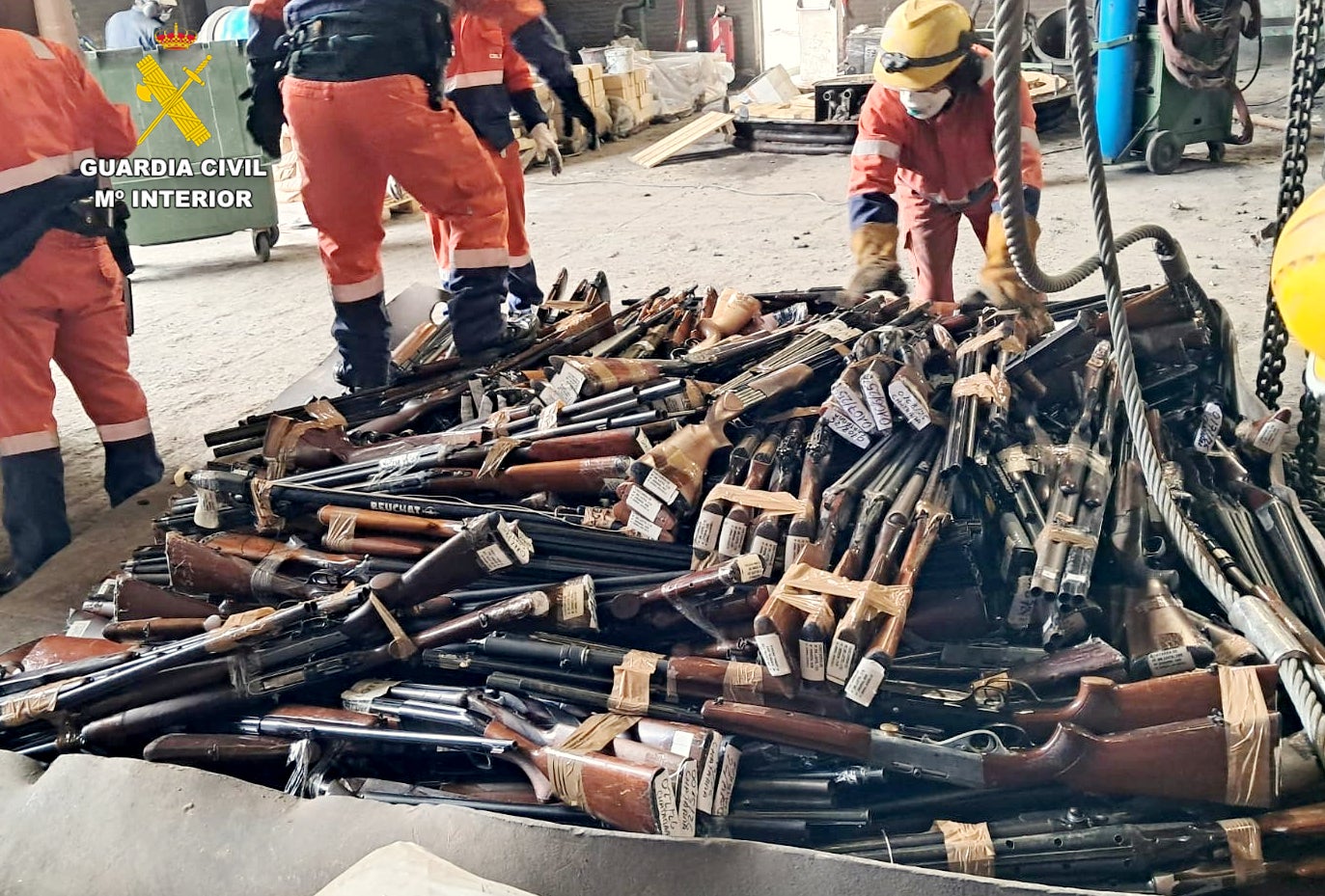 La Guardia Civil destruye más de 1.300 armas en Cantabria La Guardia Civil destruye más de 1.300 armas en Cantabria