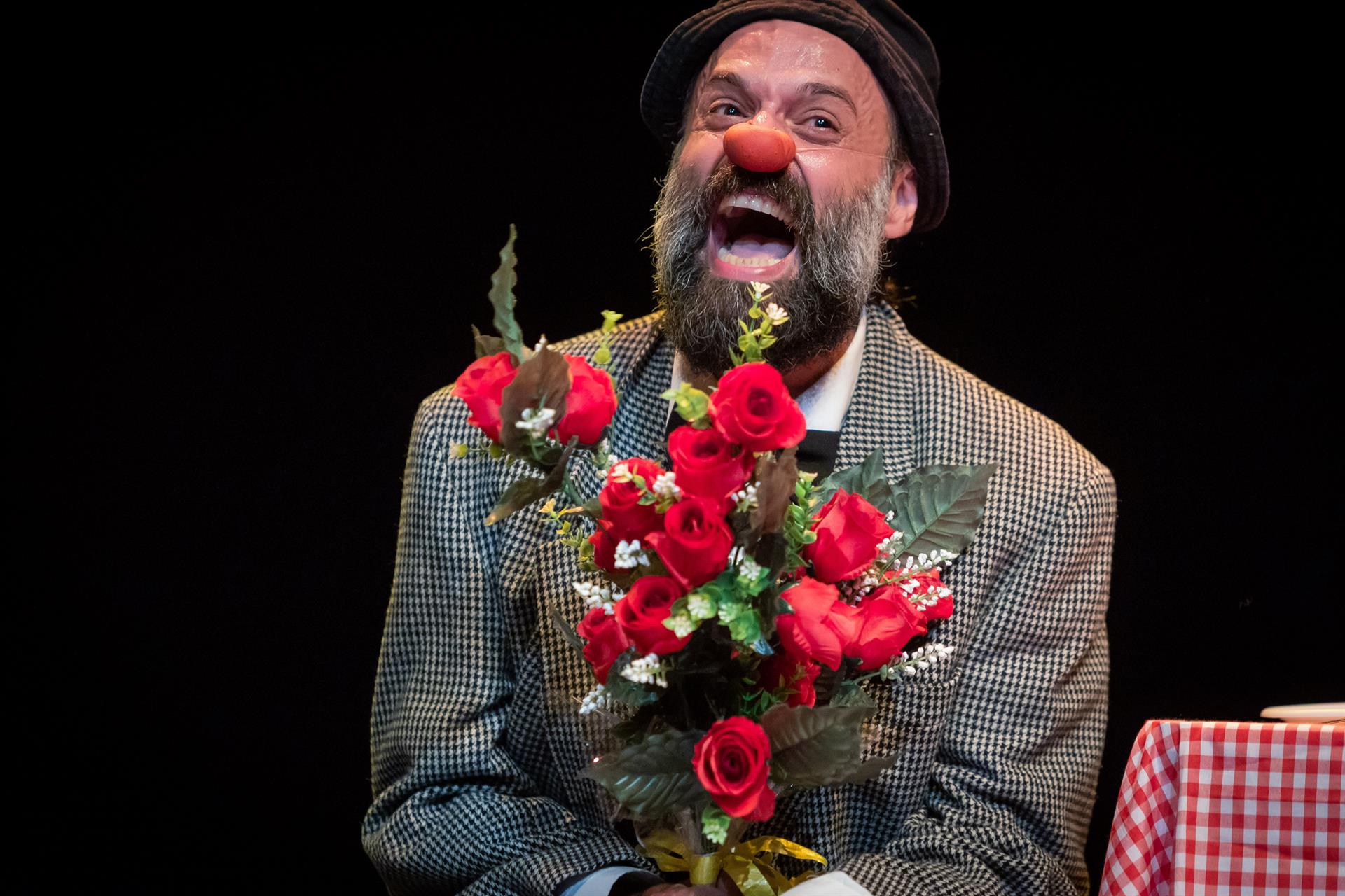 Convocadas ayudas de 200.000 euros para compañías extremeñas de artes escénicas que realicen giras fuera de la región Convocadas ayudas de 200.000 euros para compañías extremeñas de artes escénicas que realicen giras fuera de la región