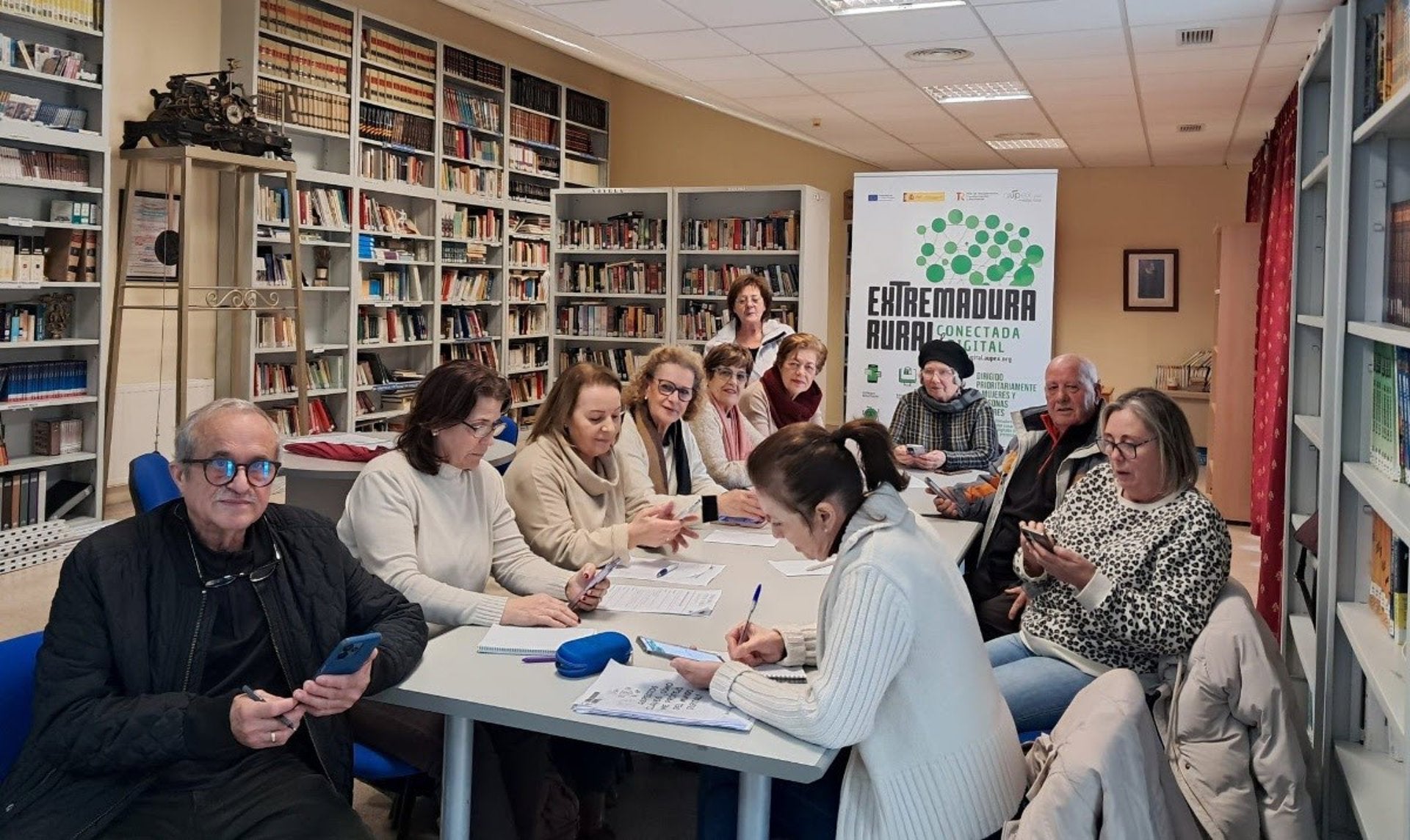 Más de 4.400 personas se forman en competencias digitales en 65 universidades populares de Extremadura Más de 4.400 personas se forman en competencias digitales en 65 universidades populares de Extremadura