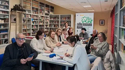 Más de 4.400 personas se forman en competencias digitales en 65 universidades populares de Extremadura Más de 4.400 personas se forman en competencias digitales en 65 universidades populares de Extremadura