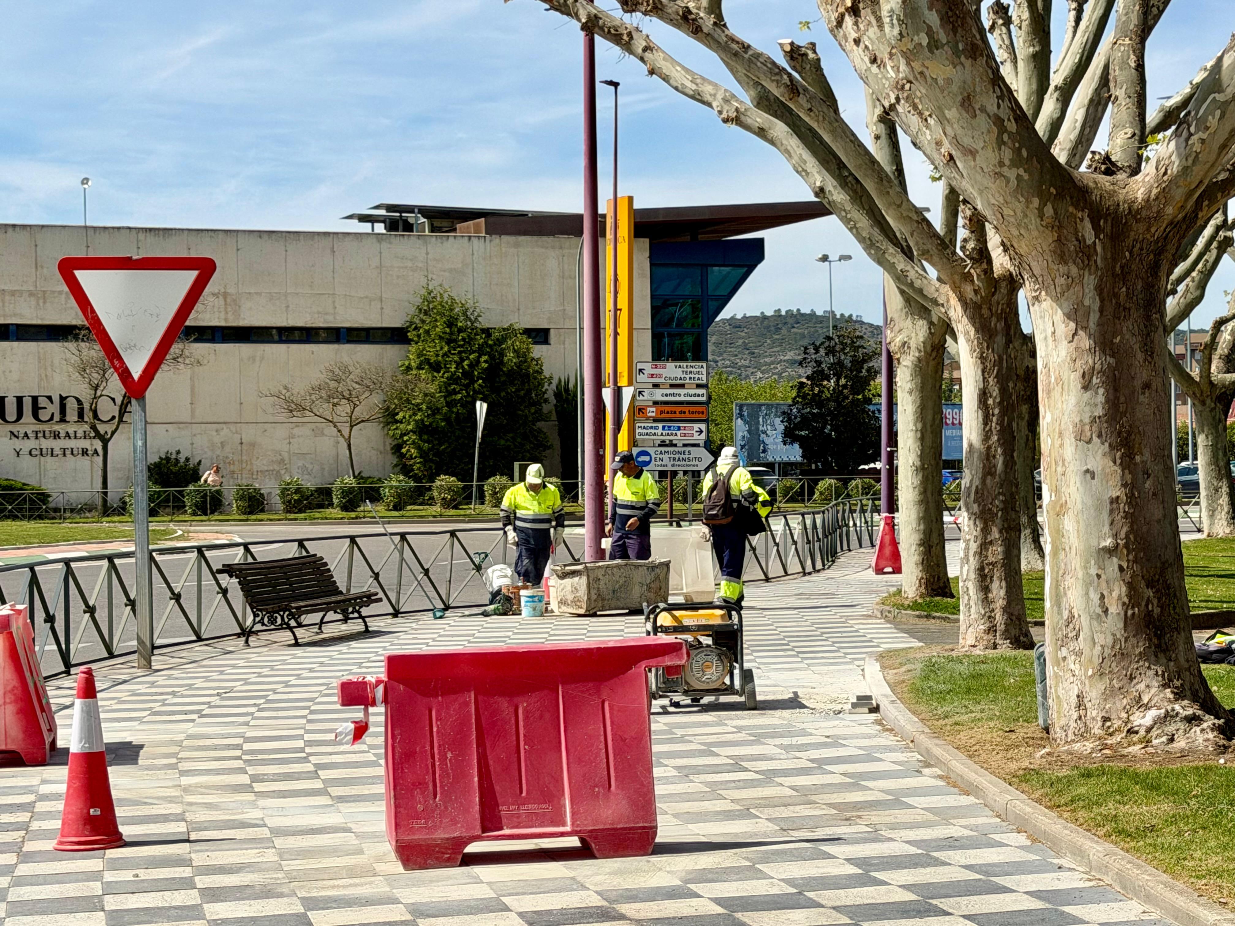 El Plan de Mantenimiento Urbano de Cuenca continúa con mejoras en el acerado de República Argentina y San Ignacio de Loyola El Plan de Mantenimiento Urbano de Cuenca continúa con mejoras en el acerado de República Argentina y San Ignacio de Loyola