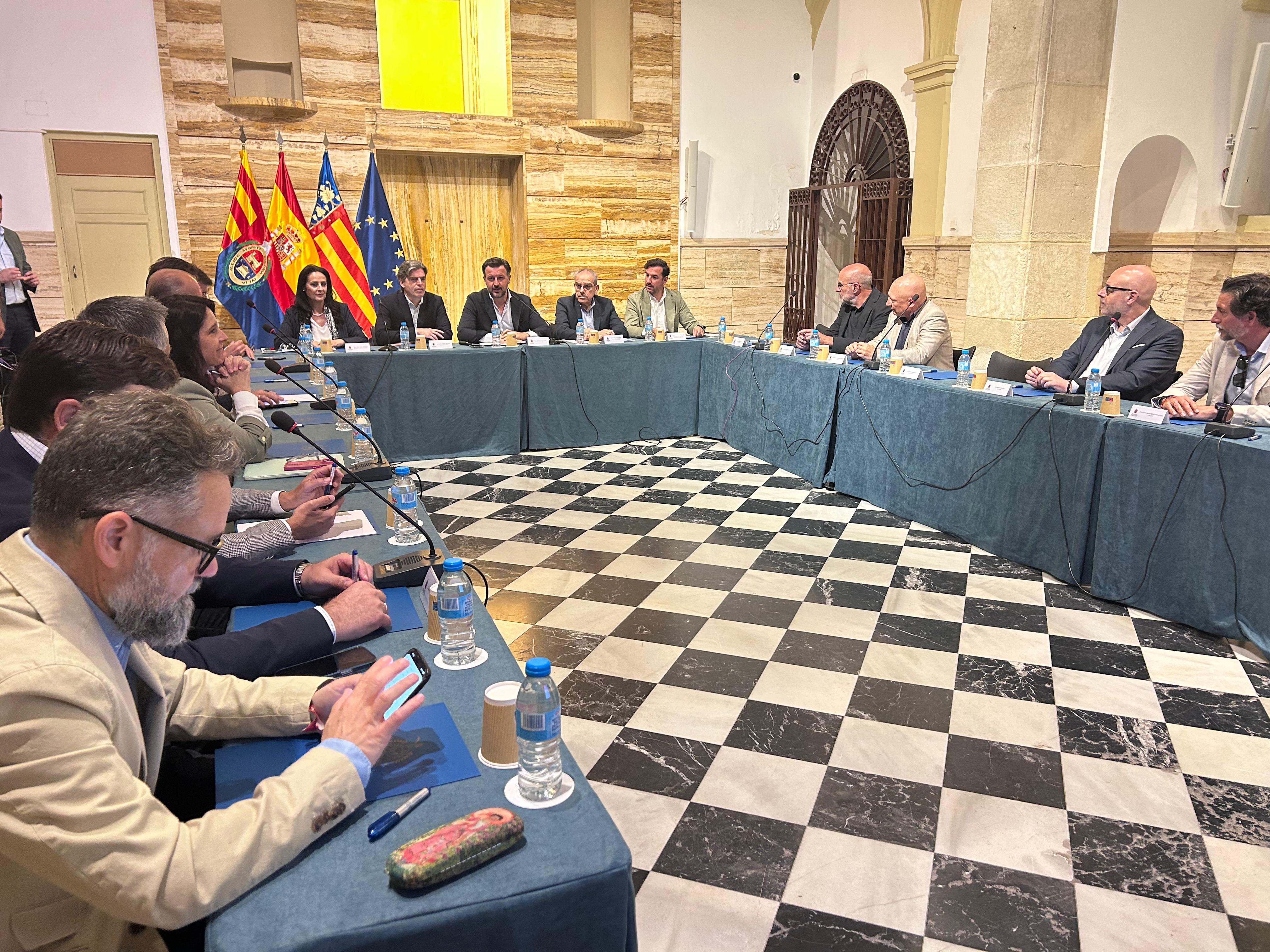 El alcalde de Elche destaca que desde la llegada del PP y Vox al gobierno local han invertido 115 millones de euros en obra pública El alcalde de Elche destaca que desde la llegada del PP y Vox al gobierno local han invertido 115 millones de euros en obra pública