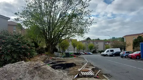 Vecinos de la rúa García Lorca lamentan la "falta de información" sobre las obras en la calle y advierten que "hay corredoiras mejores en Santiago que nuestra calle" Vecinos de la rúa García Lorca lamentan la "falta de información" sobre las obras en la calle y advierten que "hay corredoiras mejores en Santiago que nuestra calle"