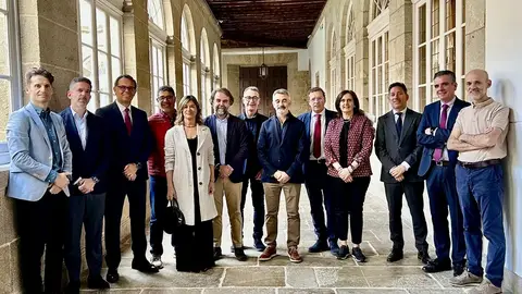 Hoteleros de Santiago lamentan la pérdida de pasajeros del aeropuerto de Lavacolla: "un aeropuerto con estas caídas de pasajeros hace que la ciudad se resienta" Hoteleros de Santiago lamentan la pérdida de pasajeros del aeropuerto de Lavacolla: "un aeropuerto con estas caídas de pasajeros hace que la ciudad se resienta"