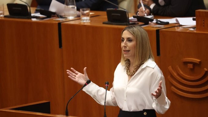 Guardiola defiende la legalidad de su pacto con Vox que este miércoles le permitirá ser reelegida presidenta de la Junta de Extremadura Guardiola defiende la legalidad de su pacto con Vox que este miércoles le permitirá ser reelegida presidenta de la Junta de Extremadura