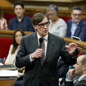 El presidente de la Generalitat, Salvador Illa, durante un pleno del Parlament. El presidente de la Generalitat, Salvador Illa, durante un pleno del Parlament.
