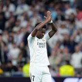 Vinicius pide perdón al Bernabéu tras los pitos recibidos por la afición