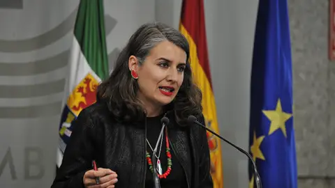 Irene de Miguel: “Con la firma de este acuerdo de gobierno María Guardiola ha cavado su tumba política” Irene de Miguel: “Con la firma de este acuerdo de gobierno María Guardiola ha cavado su tumba política”