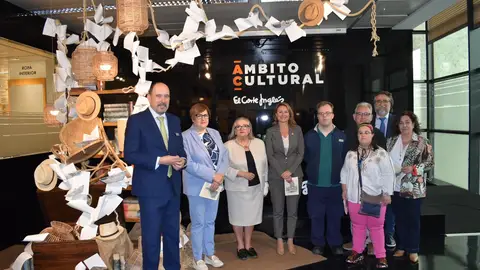 Lectura continuada de Los viajes de Gulliver centra el Día del Libro en El Corte Inglés de Castellón Lectura continuada de Los viajes de Gulliver centra el Día del Libro en El Corte Inglés de Castellón