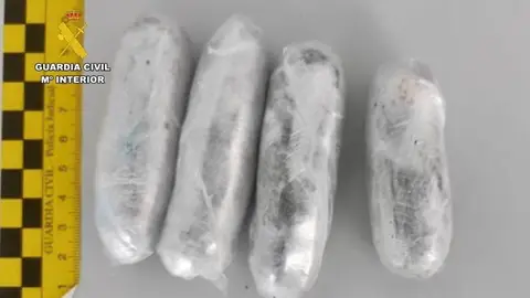 Detenida una mujer en Cáceres cuando intentaba introducir droga en el centro penitenciario oculta en su cuerpo Detenida una mujer en Cáceres cuando intentaba introducir droga en el centro penitenciario oculta en su cuerpo