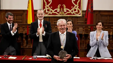 Los reyes entregan el Premio Cervantes al escritor mexicano Gonzalo Celorio Los reyes entregan el Premio Cervantes al escritor mexicano Gonzalo Celorio