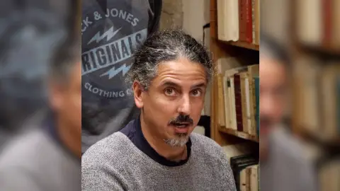 Martiño Ramos Soto, el profesor gallego extraditado desde Cuba tras agredir sexualmente a una alumna. Extraditado desde Cuba el profesor gallego buscado por agredir sexualmente a una alumna