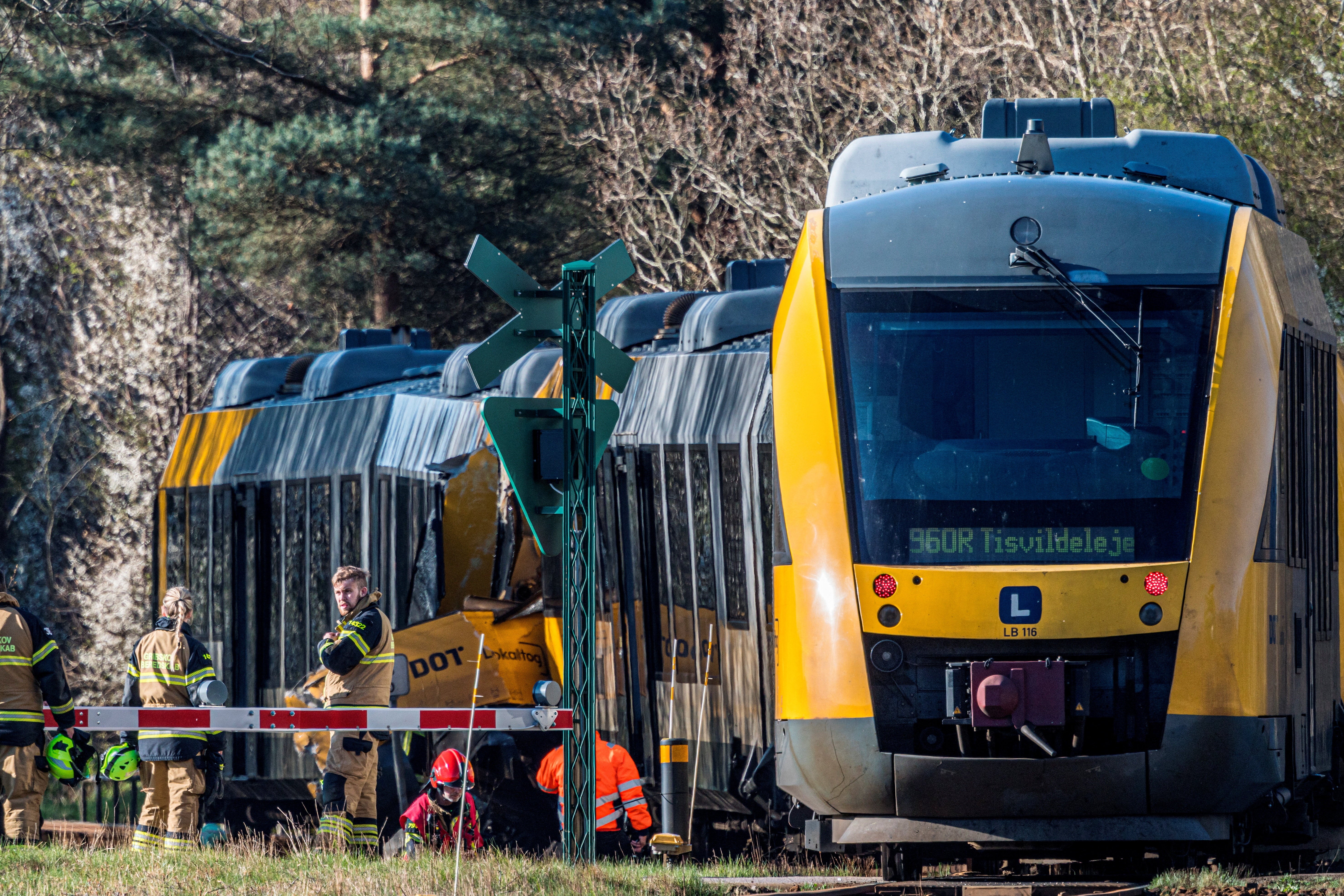Varias personas resultan heridas tras el choque frontal de dos trenes en Dinamarca Varias personas resultan heridas tras el choque frontal de dos trenes en Dinamarca