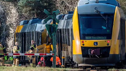 Choque frontal de dos trenes en Dinamarca. Choque frontal de dos trenes en Dinamarca.