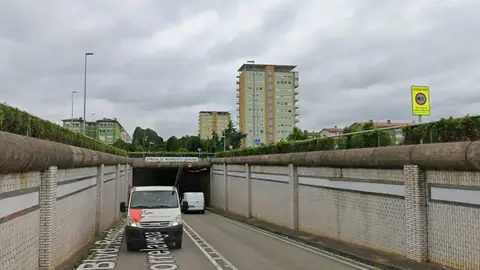 El túnel del pasaje 'Movimiento ciudadano' del barrio Covadonga de Torrelavega El túnel del pasaje 'Movimiento ciudadano' del barrio Covadonga de Torrelavega