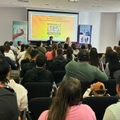 Benidorm y La Nucía informan a más de 1.800 migrantes sobre el proceso de regularización extraordinaria
