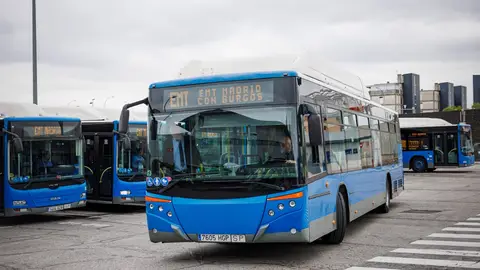 Llegan a Burgos los autobuses cedidos por @EMTmadrid @Aytoburgos Llegan a Burgos los autobuses cedidos por @EMTmadrid @Aytoburgos