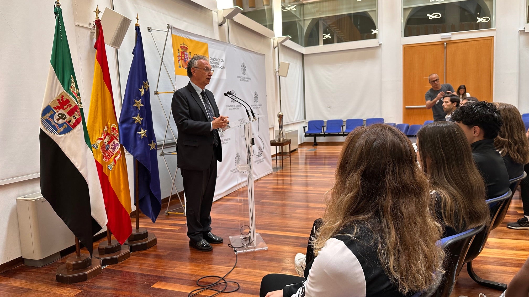 Quintana advierte al nuevo ejecutivo de Guardiola que el Gobierno será "inflexible" con el cumplimiento de las leyes Quintana advierte al nuevo ejecutivo de Guardiola que el Gobierno será "inflexible" con el cumplimiento de las leyes