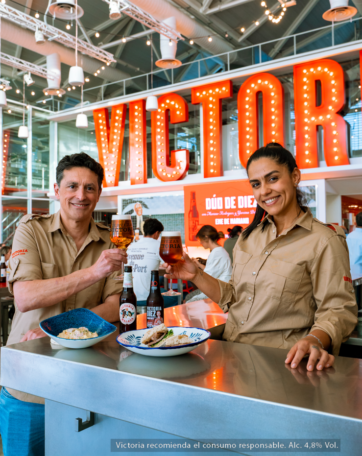 EME de Mariano en la fábrica de Cervezas Victoria con "Dúo de Diez" EME de Mariano en la fábrica de Cervezas Victoria con "Dúo de Diez"