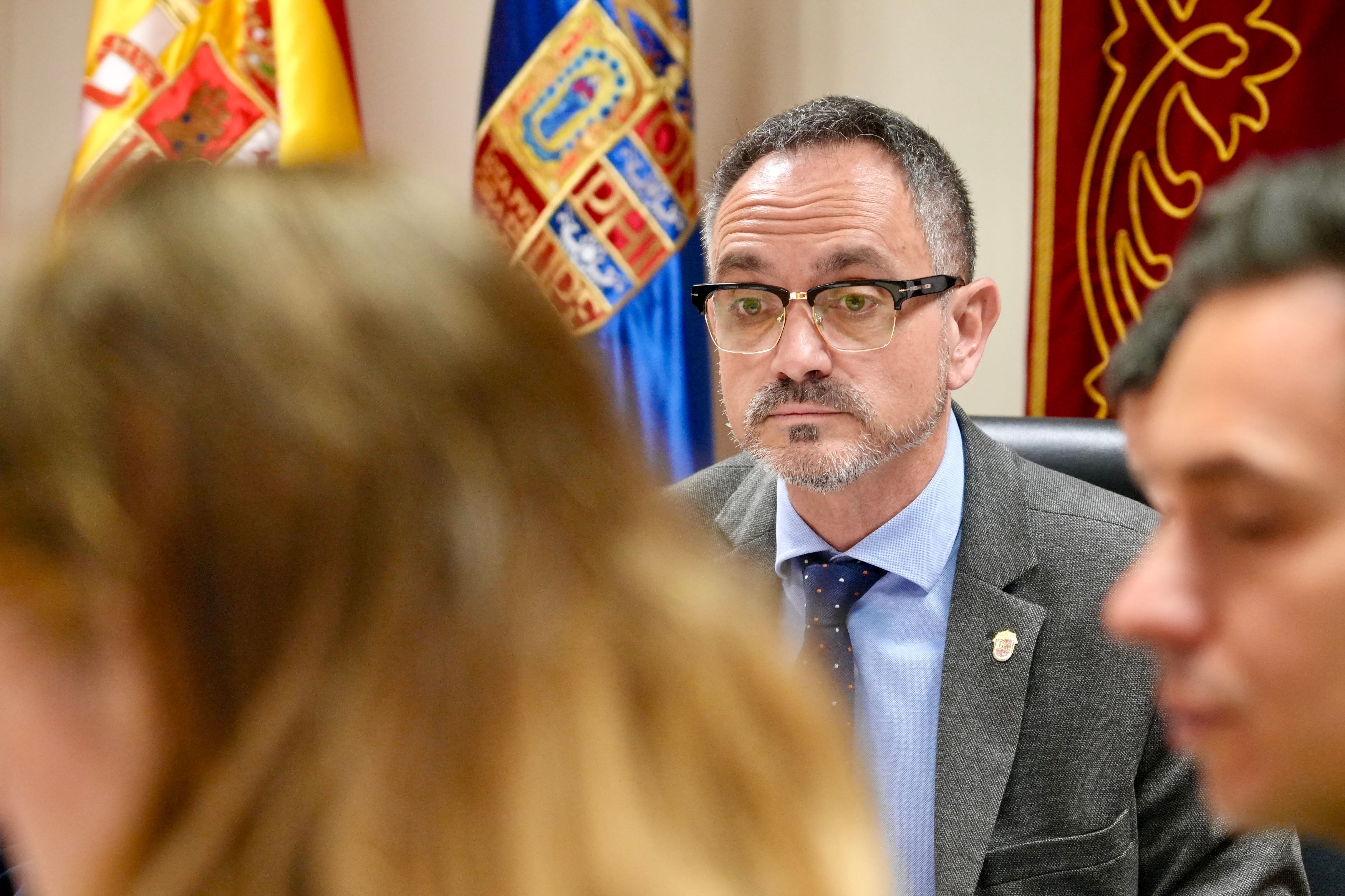 El alcalde de Móstoles anuncia querella contra el delegado del Gobierno por "intromisión a su honor" El alcalde de Móstoles anuncia querella contra el delegado del Gobierno por "intromisión a su honor"