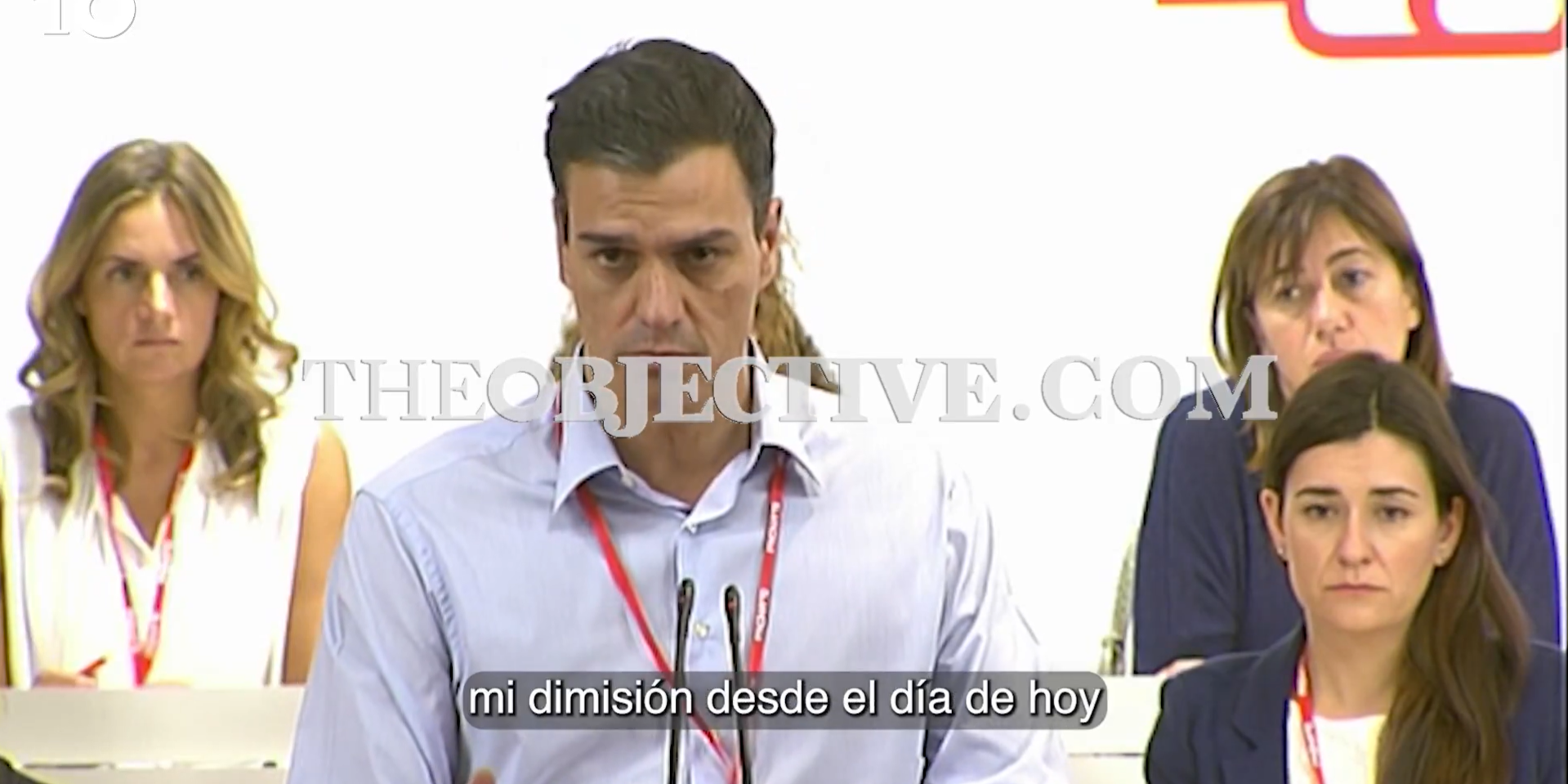 El momento en el que Pedro Sánchez anuncia su dimisión en el tenso Comité Federal de 2016: "Ha sido un orgullo ser secretario general" El momento en el que Pedro Sánchez anuncia su dimisión en el tenso Comité Federal de 2016: "Ha sido un orgullo ser secretario general"