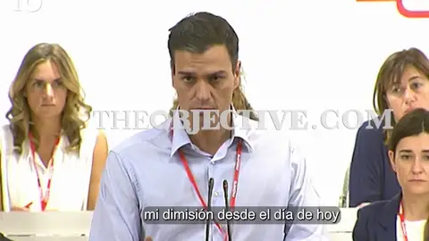 El momento en el que Pedro Sánchez anuncia su dimisión en el tenso Comité Federal de 2016: "Vamos a ser leales" El momento en el que Pedro Sánchez anuncia su dimisión en el tenso Comité Federal de 2016: "Vamos a ser leales"
