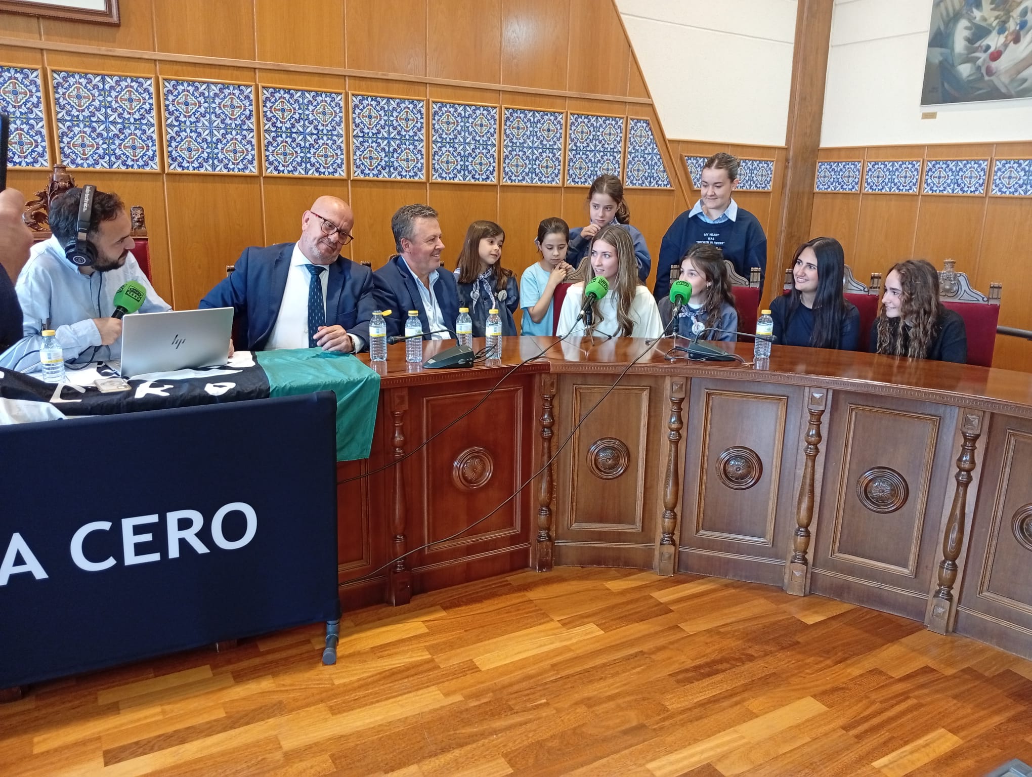 Conocemos las fiestas del Olivo de Mora desde el salón del plenos del Ayuntamiento moracho Conocemos las fiestas del Olivo de Mora desde el salón del plenos del Ayuntamiento moracho