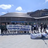 La Marea Blanca de Segovia ha vuelto a concentrarse para pedir camas de estancias medias para la provincia La Marea Blanca de Segovia ha vuelto a concentrarse para pedir camas de estancias medias para la provincia