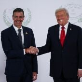 Imagen de archivo del encuentro entre Pedro Sánchez y Donald Trump en Egypt (Octubre, 2025)
