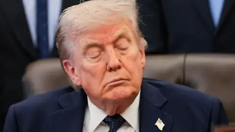 Imagen de Trump, ayer 23 de abril de 2026, donde "parece" quedarse dormido. Imagen de Trump, ayer 23 de abril de 2026, donde "parece" quedarse dormido.