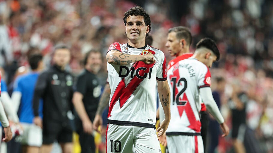 Sergio Camello celebra el gol de la victoria en el Rayo - Espanyol