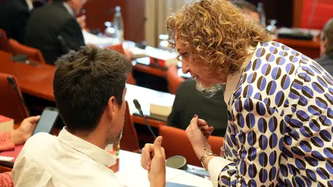 ERC i els Comuns carreguen contra el pla d’enviar Mossos de paisà a instituts ERC i els Comuns carreguen contra el pla d’enviar Mossos de paisà a instituts