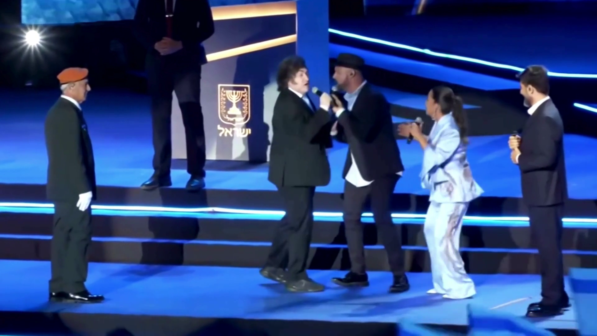 El vídeo de Javier Milei cantando 'Libre' de Nino Bravo en Israel recibe críticas El vídeo de Javier Milei cantando 'Libre' de Nino Bravo en Israel recibe críticas