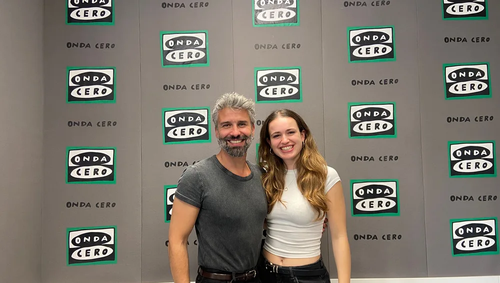 Marc Parejo y Gina Gonfaus en los estudios de Onda Cero Valencia. Marc Parejo y Gina Gonfaus en los estudios de Onda Cero Valencia.
