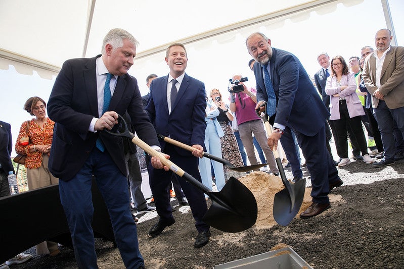 El futuro campus Biosanitario de Ciudad Real coloca la primera piedra de un recinto que tendrá 19.000 m2 y 6 edificios El futuro campus Biosanitario de Ciudad Real coloca la primera piedra de un recinto que tendrá 19.000 m2 y 6 edificios