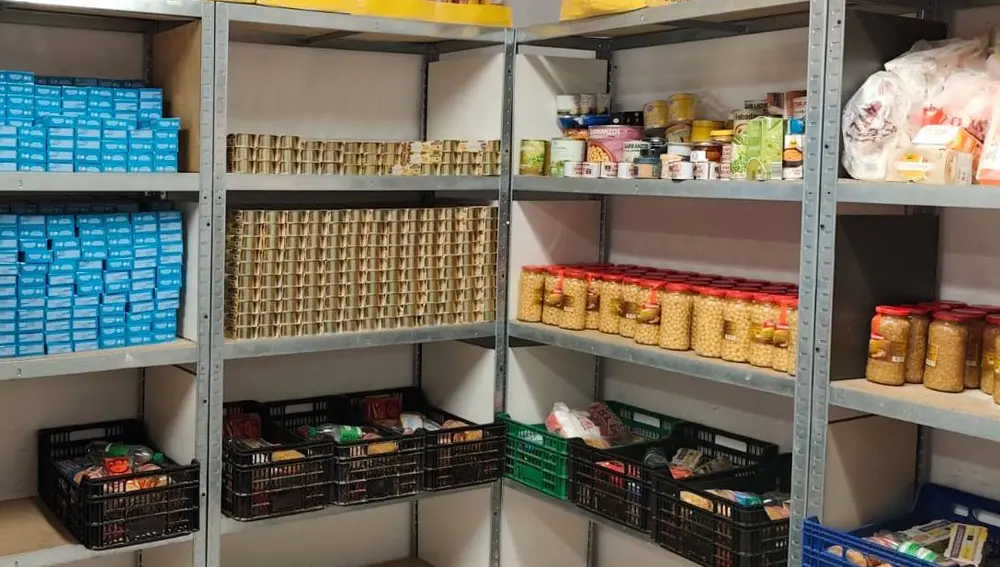 Los alimentos que tiene almacenados Cáritas Los alimentos que tiene almacenados Cáritas