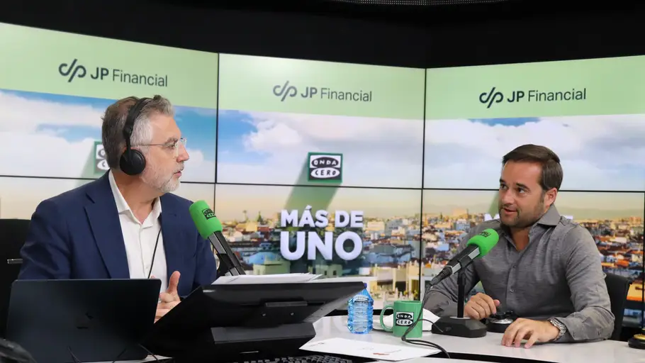 Javier Rumbo, CEO de JP Financial, con Carlos Alsina Javier Rumbo, CEO de JP Financial, con Carlos Alsina