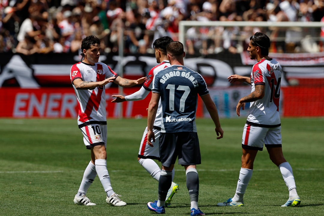 El Rayo se sobrepone a la Real Sociedad y al VAR El Rayo se sobrepone a la Real Sociedad y al VAR