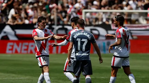 El Rayo se sobrepone a la Real Sociedad y al VAR El Rayo se sobrepone a la Real Sociedad y al VAR