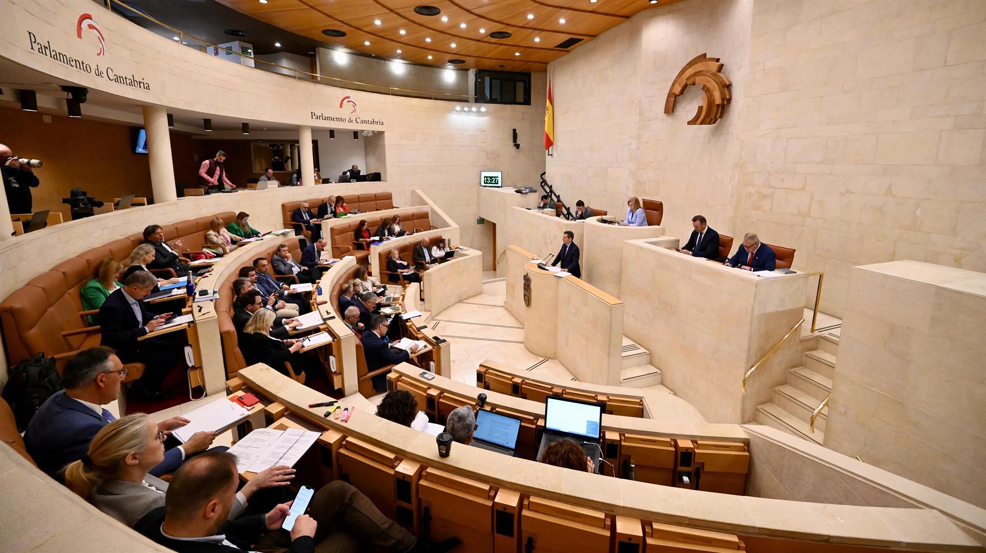 El Gobierno de Cantabria garantiza la ejecución del presupuesto de 2026, pese a entrar en vigor cuatro meses después El Gobierno de Cantabria garantiza la ejecución del presupuesto de 2026, pese a entrar en vigor cuatro meses después