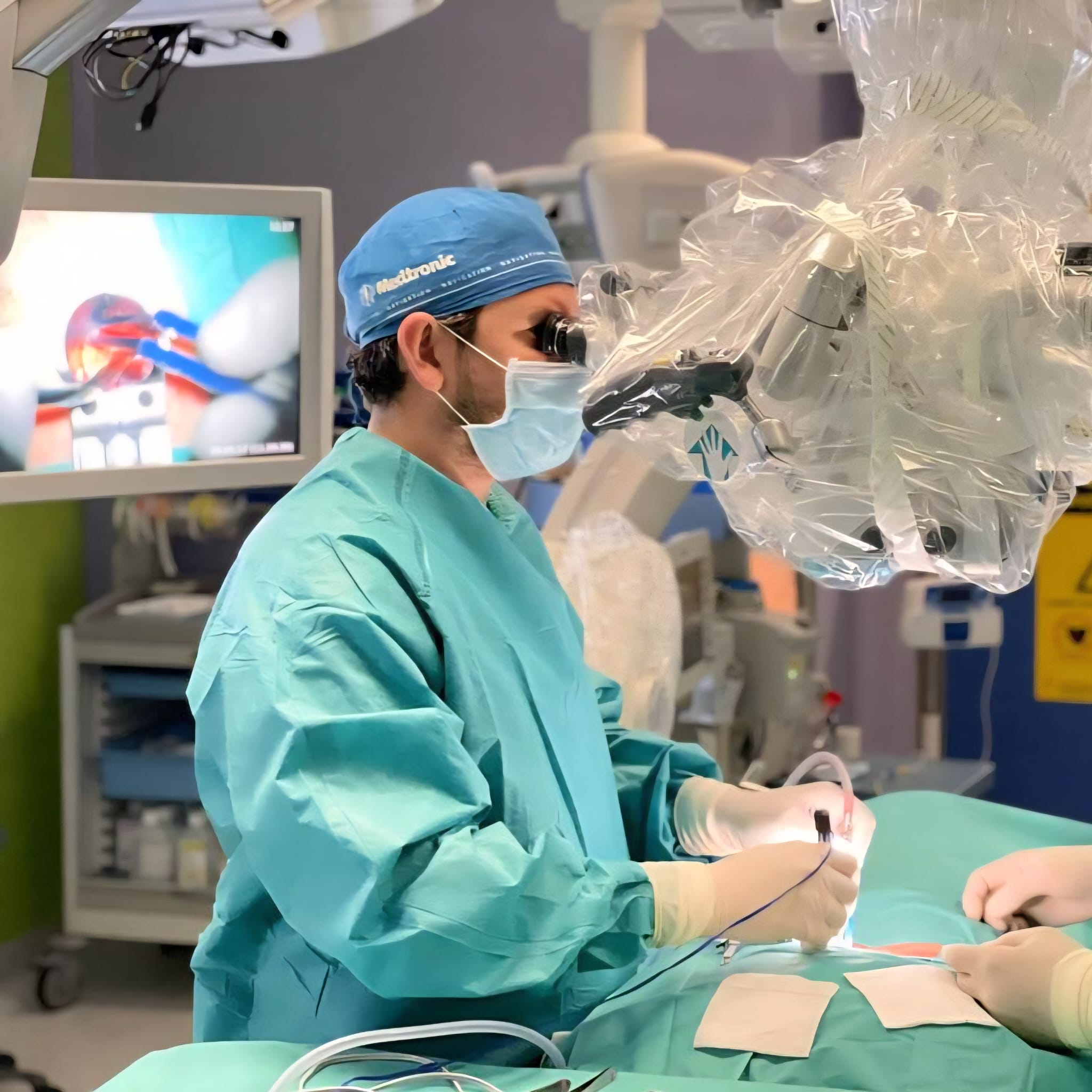 El servicio de Neurocirugía de Quirónsalud Sagrado Corazón aplica cirugía mínimamente invasiva para extirpar un tumor intramedular El servicio de Neurocirugía de Quirónsalud Sagrado Corazón aplica cirugía mínimamente invasiva para extirpar un tumor intramedular