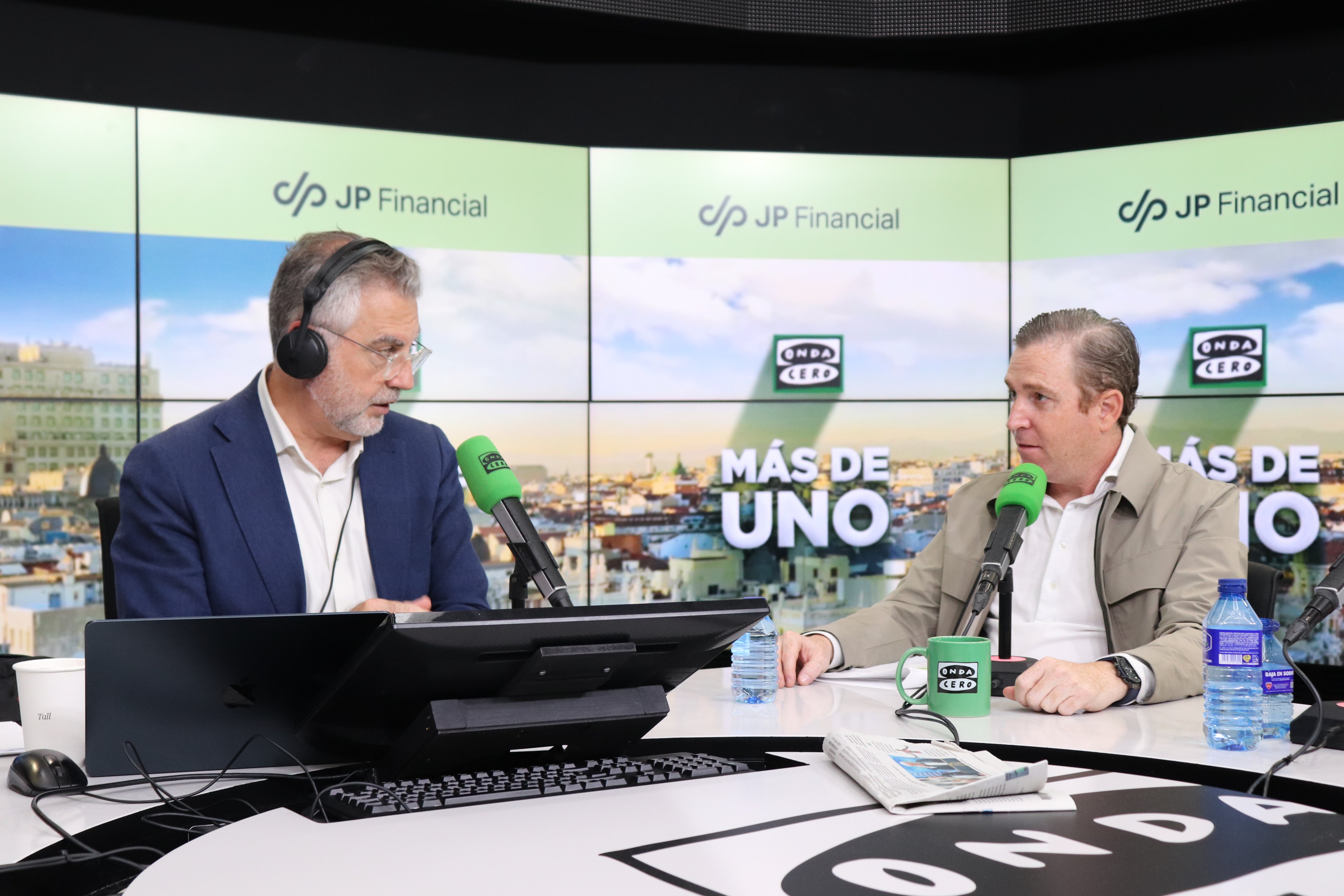 Pedro Muñoz, CEO de JP Financial, junto a Carlos Alsina Pedro Muñoz, CEO de JP Financial, junto a Carlos Alsina