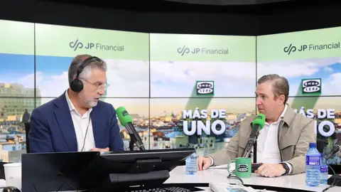 Pedro Muñoz, CEO de JP Financial, junto a Carlos Alsina Pedro Muñoz, CEO de JP Financial, junto a Carlos Alsina